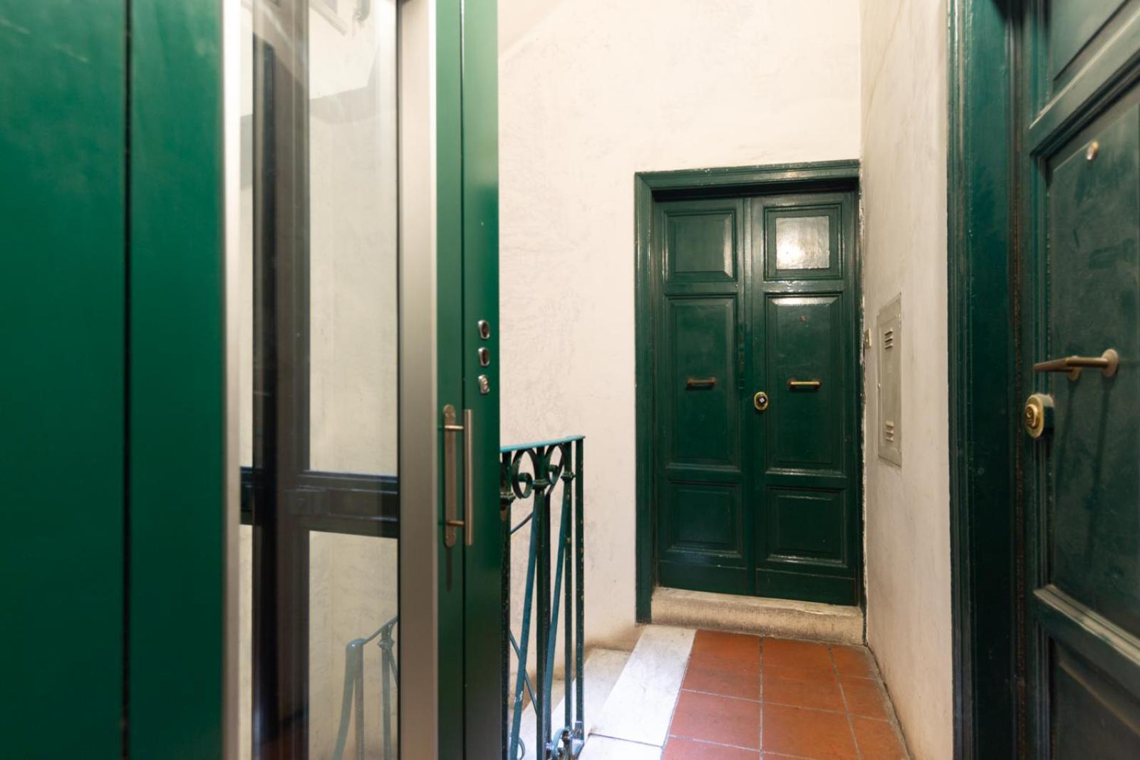 Trevi Apartment Рим Екстер'єр фото